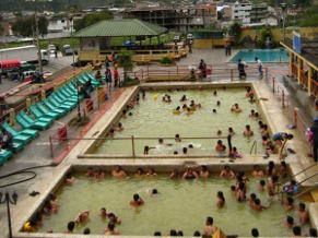 Thermal Pools Banos - © Ailola Quito